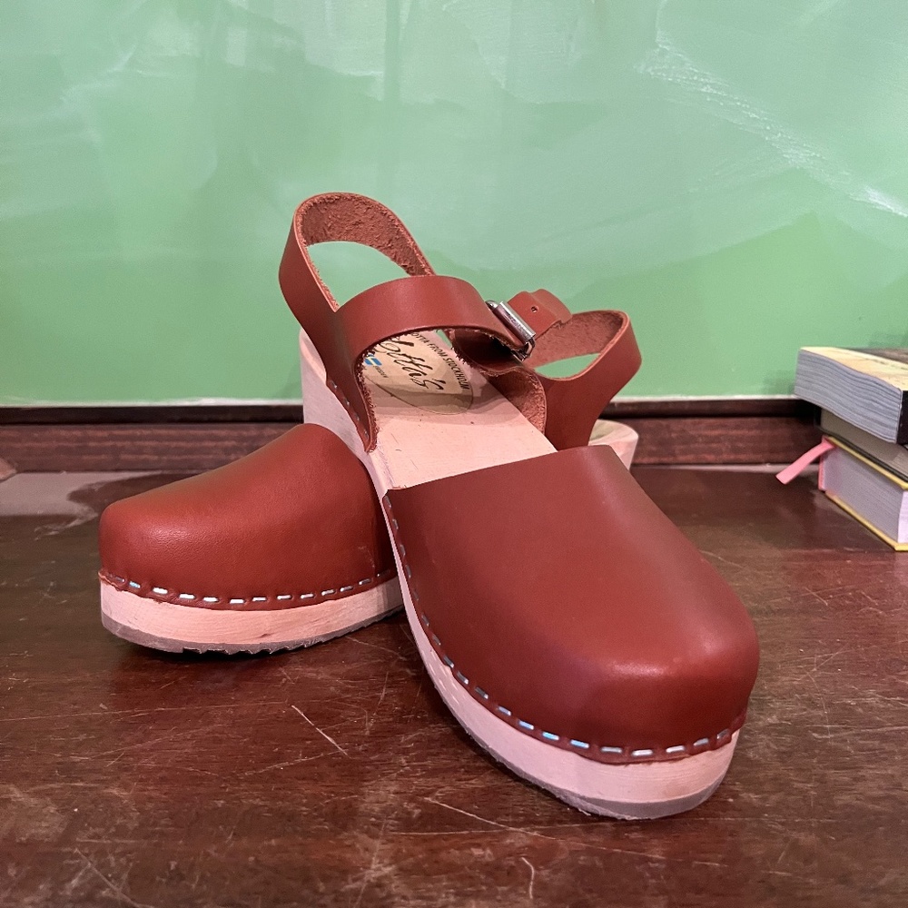 Lotta Stockholm Low Wood Brown Clogs in Oiled Nubuck